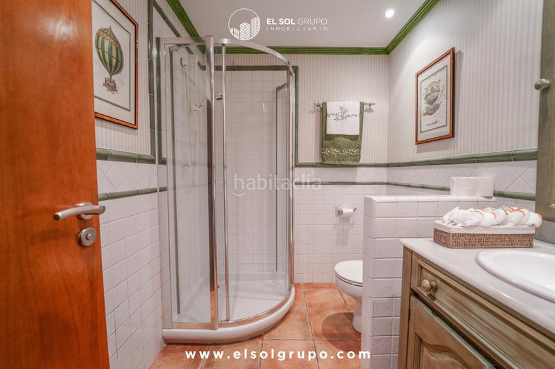 Foto cff2f98d-1f0e-4e28-80a9-8ec6f51bce7c. Casa en camino nogales 4 chalet en somio impecable en Gijón