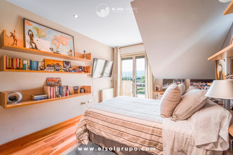 Foto d617c385-fcb7-4237-9e1a-b8d5eebd4127. Casa en camino nogales 4 chalet en somio impecable en Gijón