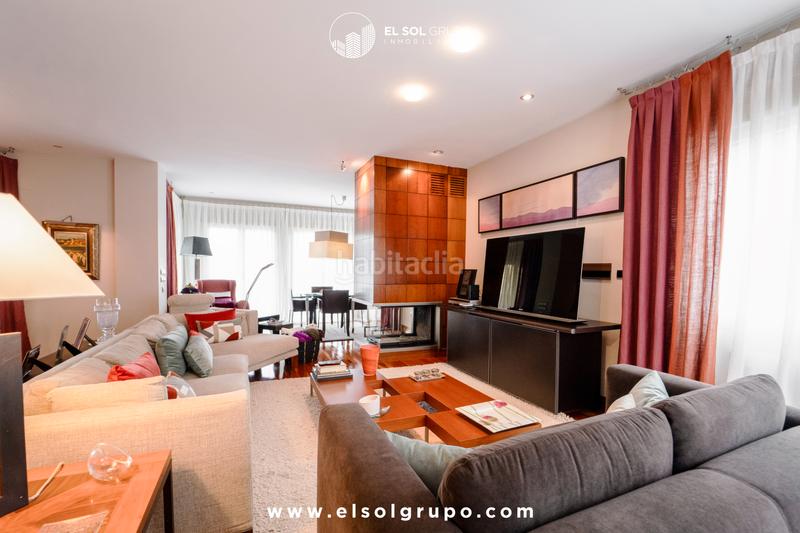 Foto f5ed16a8-6aa5-420b-a0cd-c26f8b7df3f3. Casa en camino nogales 4 chalet en somio impecable en Gijón