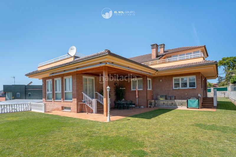 Foto d971ff43-85e9-45da-b95a-964d34867759. Chalet estupendo chalet en somio en Somió Gijón