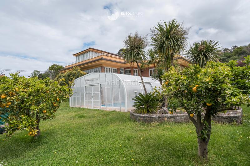 Foto da707ef2-0b43-4739-b719-dc617e518e1b. Xalet amb xemeneia calefacció aparcament piscina a Gijón
