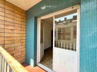 Flat  Calle aguado. ¡luminoso piso a reformar con terraza a unos pasos de la playa!