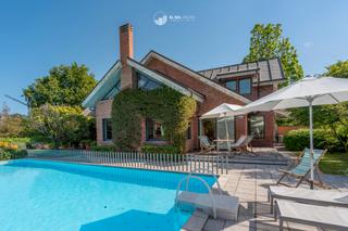 Chalet in Camino de las malvas 274. ¡descubre tu próximo hogar en somió!