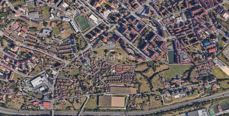 Foto 4d45f090-580a-491d-83fe-432fbb2079fa. Terreno residenziale in camino del horno 76 in Roces Gijón