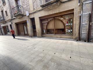 Local Comercial  Calle pinar. Espectacular locales en el centro de santo domingo de la calzada