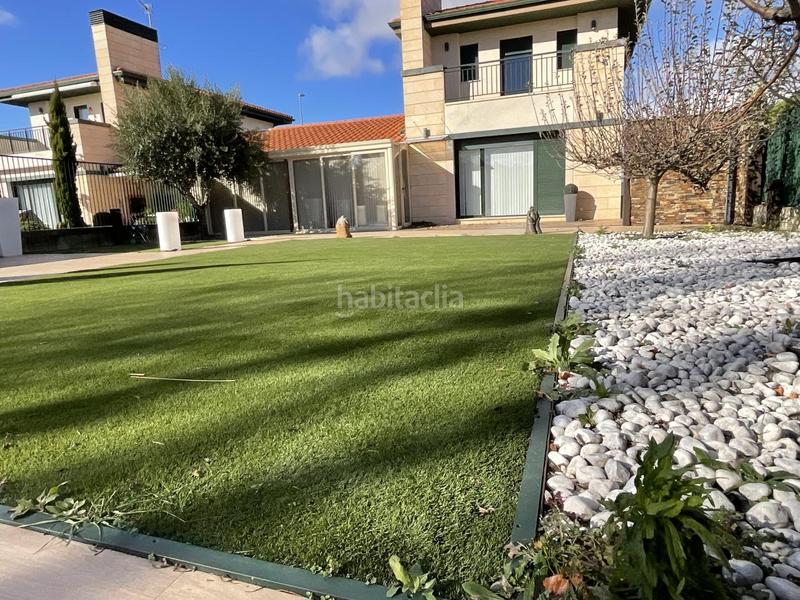 Foto 18c4e2e3-044f-4b2b-8f42-035d3feb1764. Casa pareada en urbanizacion campo de golf Cirueña 49 espectacular chalet en el campo de golf . (la rioja). dispone de jardin privado asi como piscinas y zonas verdes . en Cirueña