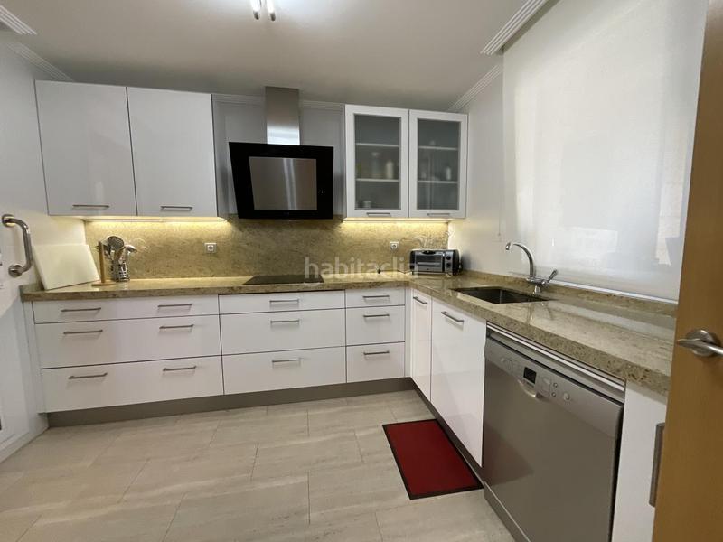 Foto 2ab41eb8-4ff8-423c-aa31-252f9efd305f. Casa pareada en urbanizacion campo de golf Cirueña 49 espectacular chalet en el campo de golf . (la rioja). dispone de jardin privado asi como piscinas y zonas verdes . en Cirueña