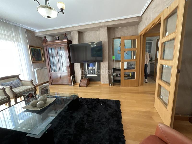 Foto 4709255f-523c-45c7-91b8-088fe3b5474e. Casa pareada en urbanizacion campo de golf Cirueña 49 espectacular chalet en el campo de golf . (la rioja). dispone de jardin privado asi como piscinas y zonas verdes . en Cirueña