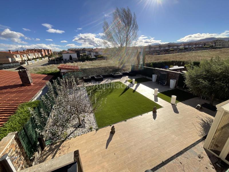 Foto 47230fc4-cd58-4f07-8626-096927c7b59f. Casa pareada en urbanizacion campo de golf Cirueña 49 espectacular chalet en el campo de golf . (la rioja). dispone de jardin privado asi como piscinas y zonas verdes . en Cirueña