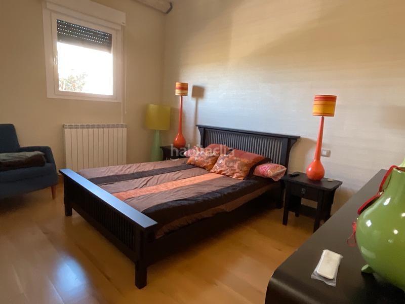 Foto 49eb290f-cb9c-4499-8897-865010e17520. Casa pareada en urbanizacion campo de golf Cirueña 49 espectacular chalet en el campo de golf . (la rioja). dispone de jardin privado asi como piscinas y zonas verdes . en Cirueña