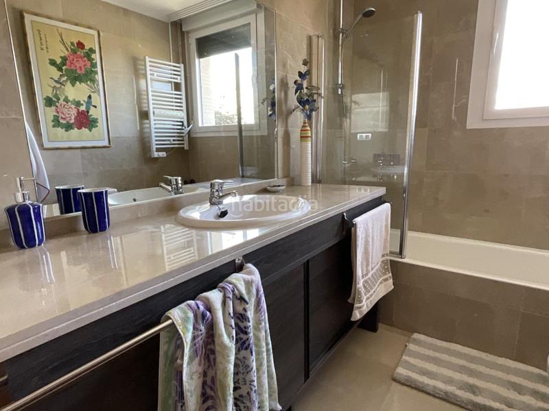Foto 68982721-4c46-40af-ae18-2c223f843b3d. Casa pareada en urbanizacion campo de golf Cirueña 49 espectacular chalet en el campo de golf . (la rioja). dispone de jardin privado asi como piscinas y zonas verdes . en Cirueña
