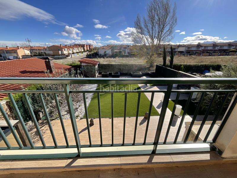 Foto 7af2b3c6-fdbb-4bc2-97c2-6616a5327801. Casa pareada en urbanizacion campo de golf Cirueña 49 espectacular chalet en el campo de golf . (la rioja). dispone de jardin privado asi como piscinas y zonas verdes . en Cirueña