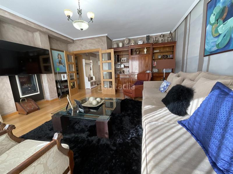 Foto aa03dd57-ec67-42bb-acb1-b2bebc3ab297. Casa pareada en urbanizacion campo de golf Cirueña 49 espectacular chalet en el campo de golf . (la rioja). dispone de jardin privado asi como piscinas y zonas verdes . en Cirueña