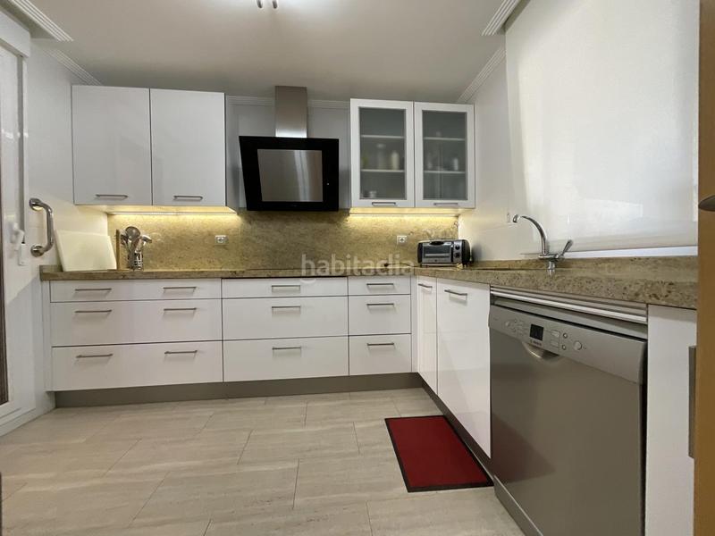 Foto cb2c95de-8b19-40f0-acf6-2158c9555806. Casa pareada en urbanizacion campo de golf Cirueña 49 espectacular chalet en el campo de golf . (la rioja). dispone de jardin privado asi como piscinas y zonas verdes . en Cirueña