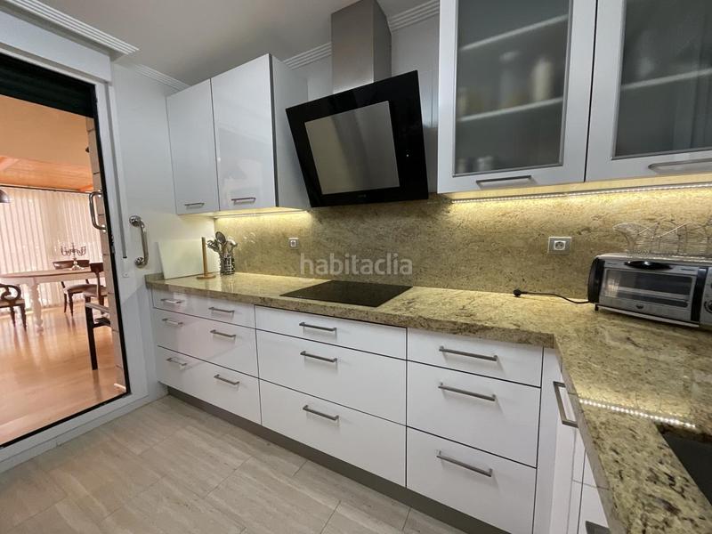 Foto d02dcc7f-3c8d-4f54-a782-ae26cf35c4b3. Casa pareada en urbanizacion campo de golf Cirueña 49 espectacular chalet en el campo de golf . (la rioja). dispone de jardin privado asi como piscinas y zonas verdes . en Cirueña