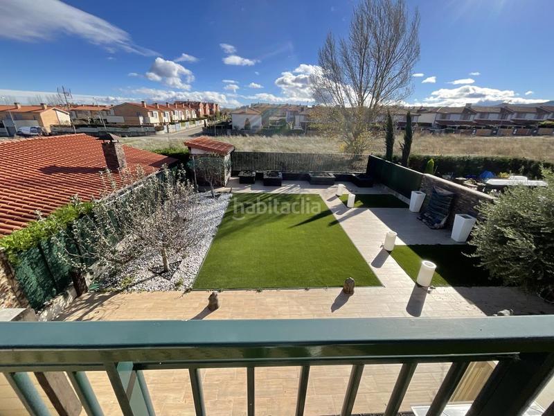 Foto d46e344f-14ad-47f5-964b-bbcfa1a5c6cb. Casa pareada en urbanizacion campo de golf Cirueña 49 espectacular chalet en el campo de golf . (la rioja). dispone de jardin privado asi como piscinas y zonas verdes . en Cirueña