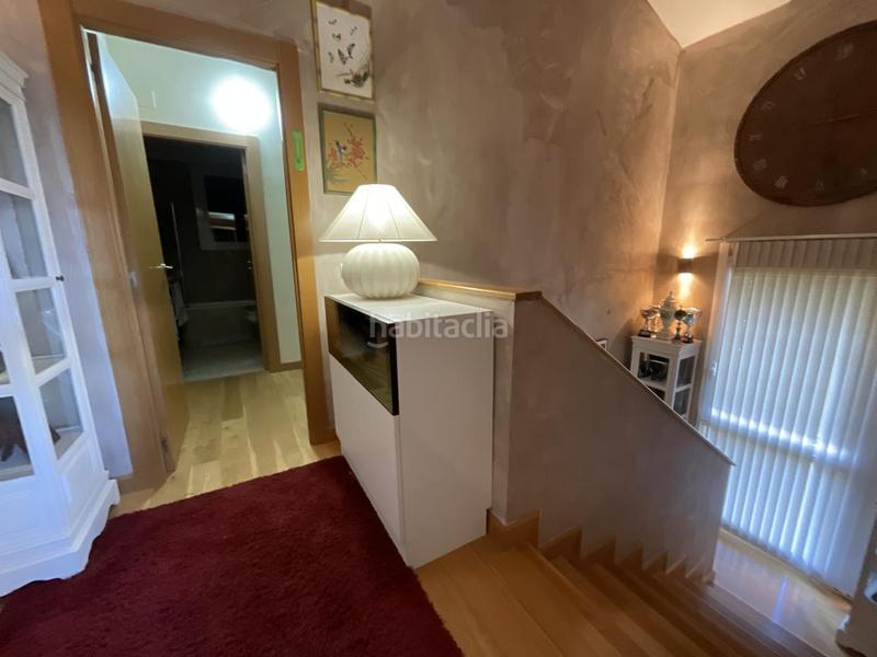 Foto e337fcac-3756-4a54-94db-496a6c23a5e4. Casa pareada en urbanizacion campo de golf Cirueña 49 espectacular chalet en el campo de golf . (la rioja). dispone de jardin privado asi como piscinas y zonas verdes . en Cirueña