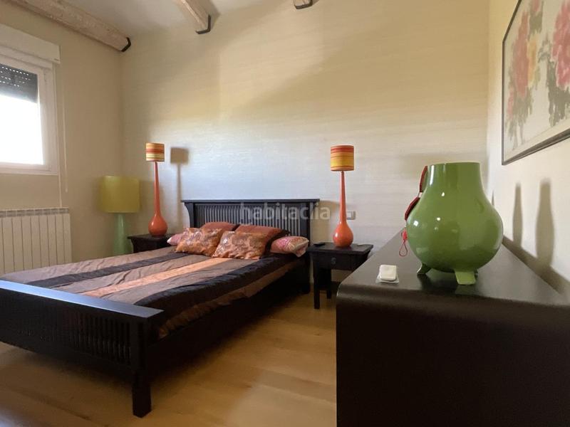 Foto ec6fa97d-40e6-43d8-aacd-ef7fe52a6e78. Casa pareada en urbanizacion campo de golf Cirueña 49 espectacular chalet en el campo de golf . (la rioja). dispone de jardin privado asi como piscinas y zonas verdes . en Cirueña