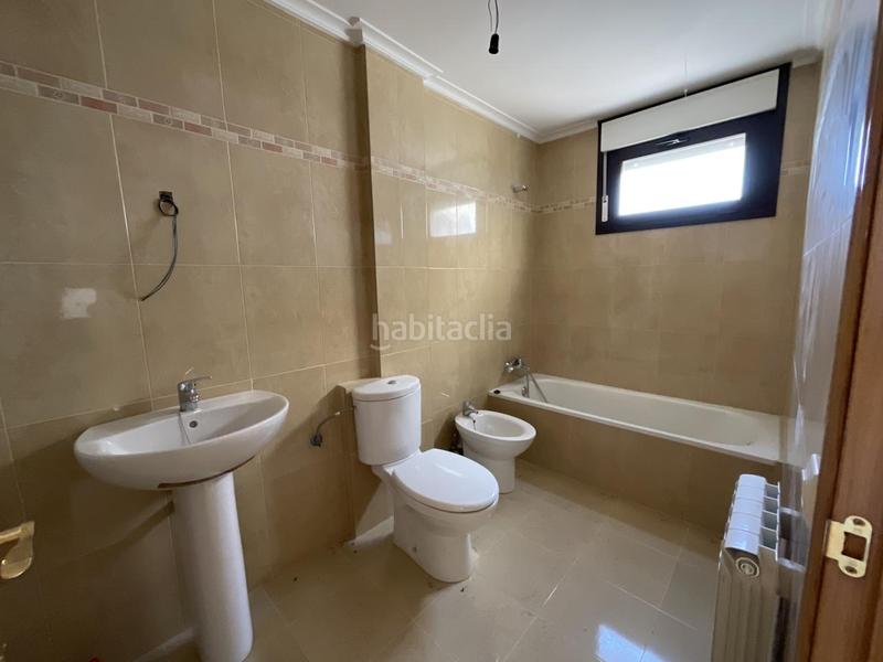 Foto 053d0d81-0c6f-4d3a-b717-c83c8c158dcb. Reihenhaus mit kamin parking in Alesanco