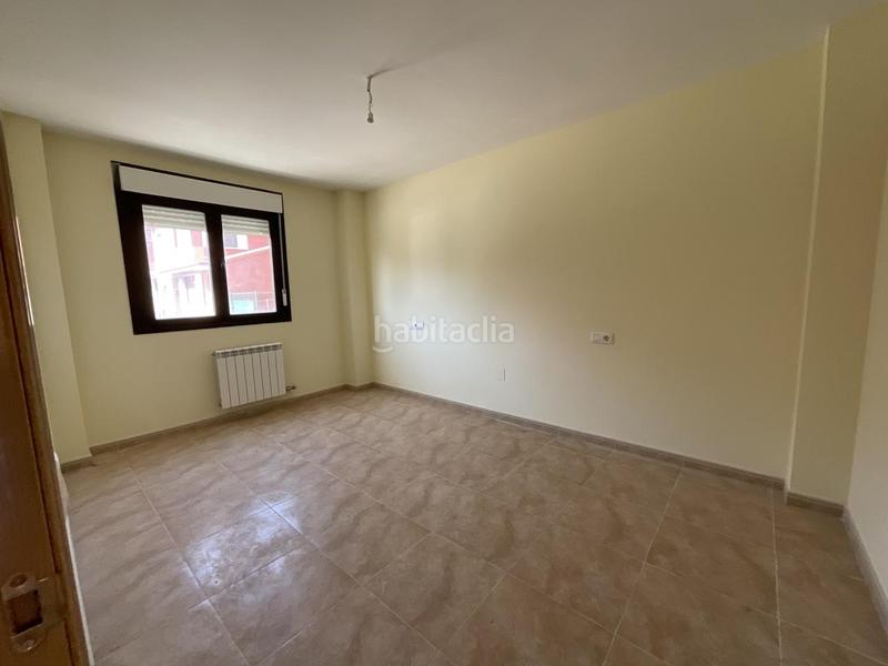 Foto 74c48644-7c1e-4e1e-8d95-ba53d2fe0d91. Reihenhaus mit kamin parking in Alesanco