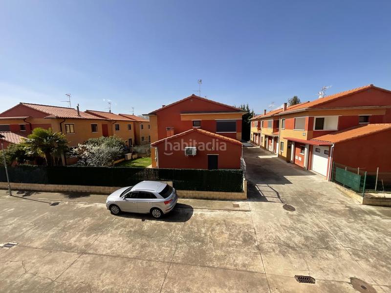 Foto d527fecd-5012-4567-88f8-5be647d1c006. Reihenhaus mit kamin parking in Alesanco