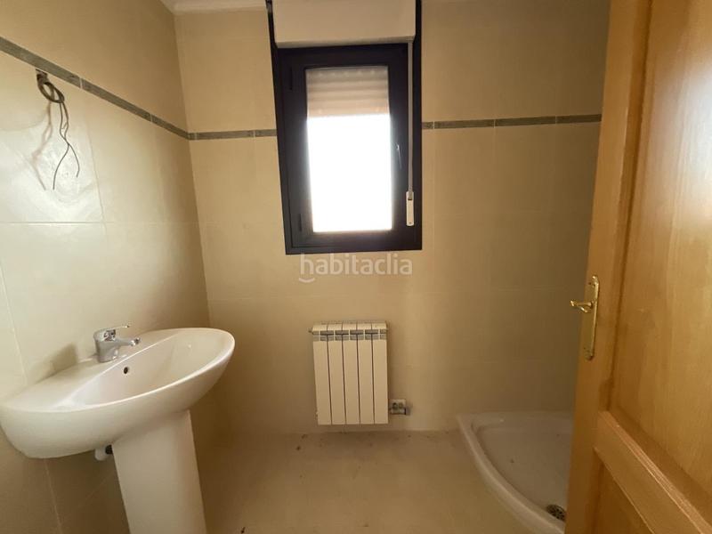 Foto e3eb9d06-7b10-40bf-9f64-c2e00853f60c. Reihenhaus mit kamin parking in Alesanco