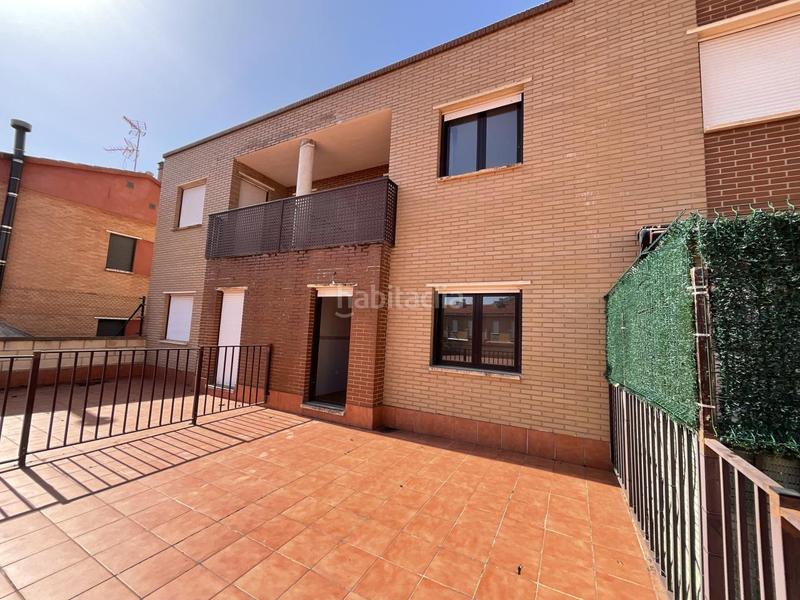 Foto f740ab02-5faf-4f9f-a9df-11296d408aa0. Reihenhaus mit kamin parking in Alesanco