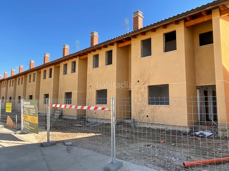 Foto d1e3f3e4-9afb-487c-b84e-1c5e5d36dbbf. Casa adosada en Herramélluri