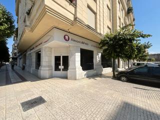 Location Local commercial  Avenida juan carlos i. Local en santo domingo de  la calzada (la rioja)