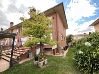 Chalet  Calle san jos 48. Espectacular unifamiliar en pleno centro de alesanco. (la rioja)