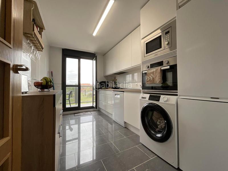 Foto f1bec12a-8a2a-4aac-ab91-e15800588899. Piso en calle la laguna 8 espectacular vivienda (la rioja). en Cirueña