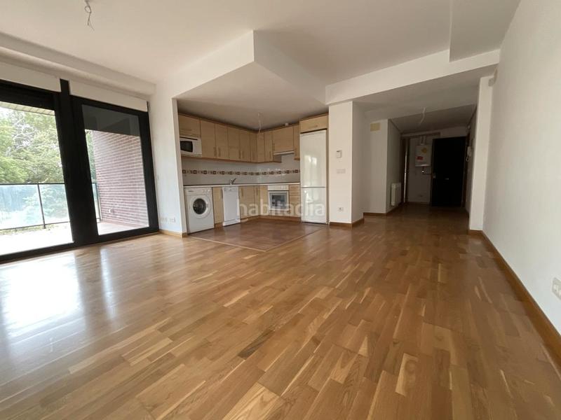 Foto 37d594d4-d351-46c8-9192-04e1e9f96683. Piso en avenida la rioja 104 espectacular vivienda en el campo de golf (la rioja). en Cirueña