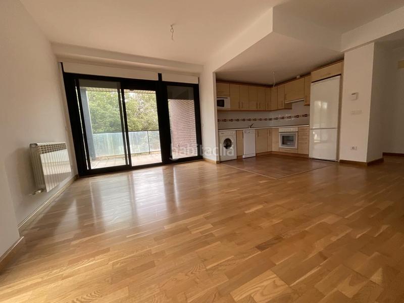 Foto f6dbb9f2-5e3a-456e-b469-52a0c1b53a67. Piso en avenida la rioja 104 espectacular vivienda en el campo de golf (la rioja). en Cirueña