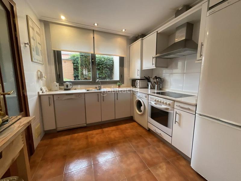 Foto 43aea7ee-dc73-4b2c-bdb3-517ae0f211d9. Reihenhaus mit heizung pool in Cirueña