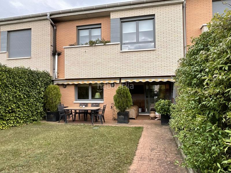 Foto 5be10a34-b9c7-4ad2-9c61-17672b713f47. Reihenhaus mit heizung pool in Cirueña