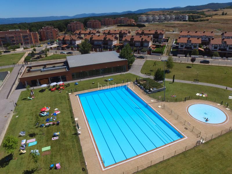 Foto d541ea1b-9944-4177-86f1-fb6383894ad4. Reihenhaus mit heizung pool in Cirueña