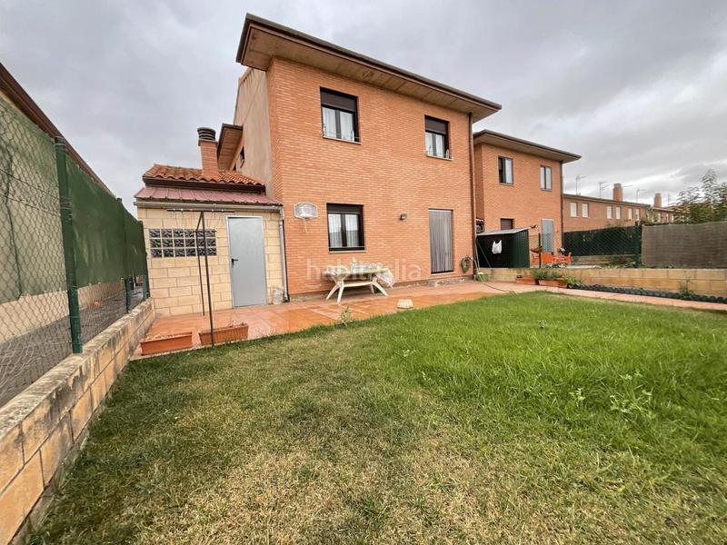 Foto a9de3adc-97e6-4d5f-a22f-2533f46d0292. Semi detached house in Alesanco