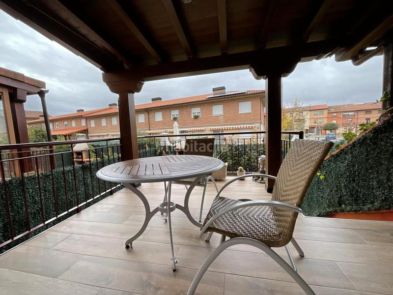 Foto 1518af3a-eab1-4ee2-bcbc-1ab416fd4044. Casa adossada amb calefacció a Alesanco