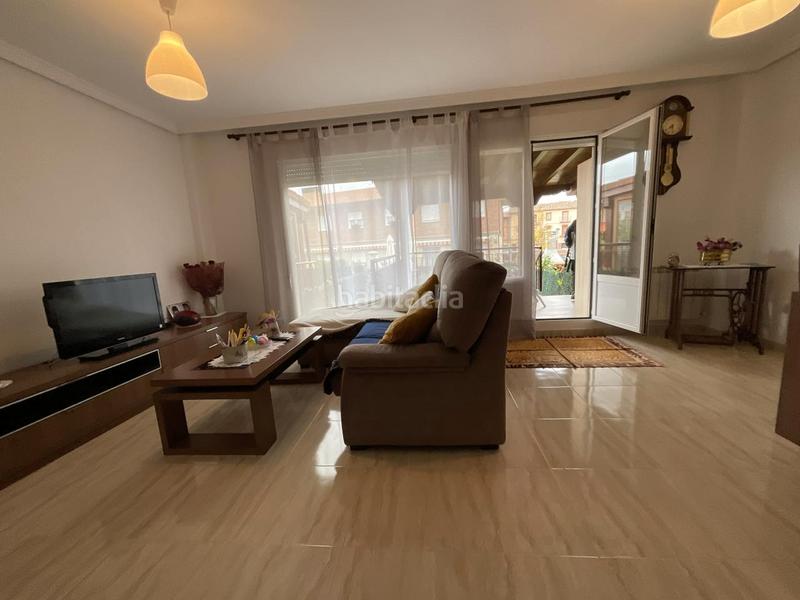 Foto 59f8b535-e6ba-48dc-ad67-adf9ef661e3f. Casa adossada amb calefacció a Alesanco