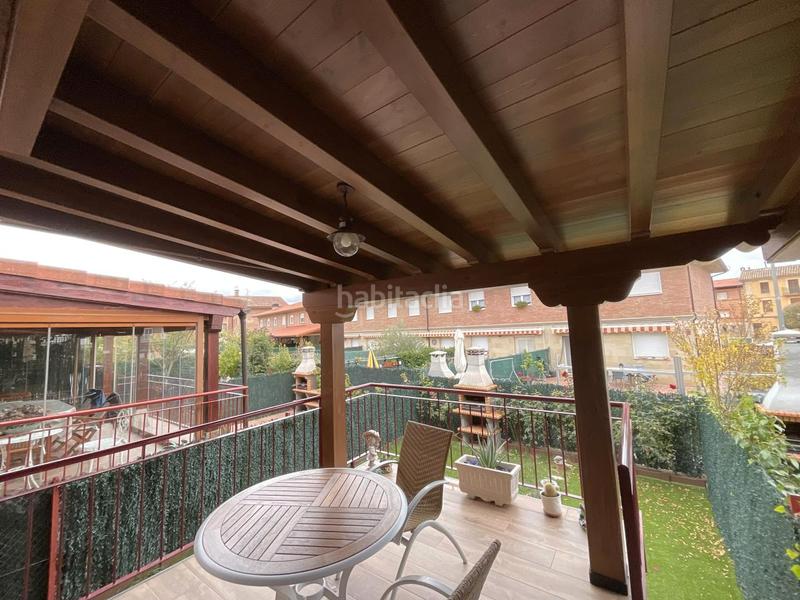 Foto 8d08f7ff-dcc3-416b-8aa7-b48e514838cd. Casa adossada amb calefacció a Alesanco