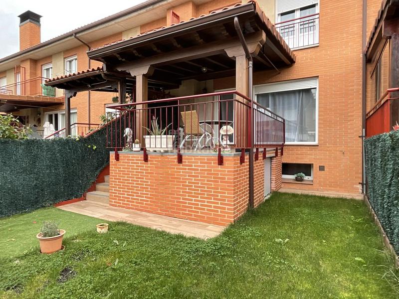 Foto 9294b220-fcff-4b38-8b98-f153d5232305. Casa adossada amb calefacció a Alesanco