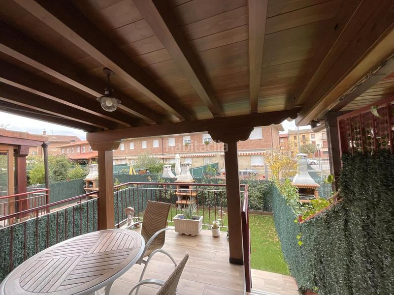 Foto aee311f9-6dc6-48cd-93fd-e3ee0d91acd6. Casa adossada amb calefacció a Alesanco