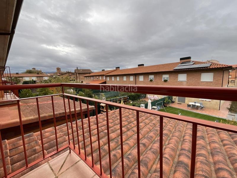 Foto cf573228-f00e-4a37-9952-05b1e2915d2f. Casa adossada amb calefacció a Alesanco