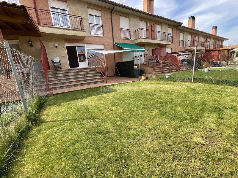 Foto f0fec484-1276-4e2c-9b48-b14faa586cdc. Casa adossada amb calefacció a Alesanco