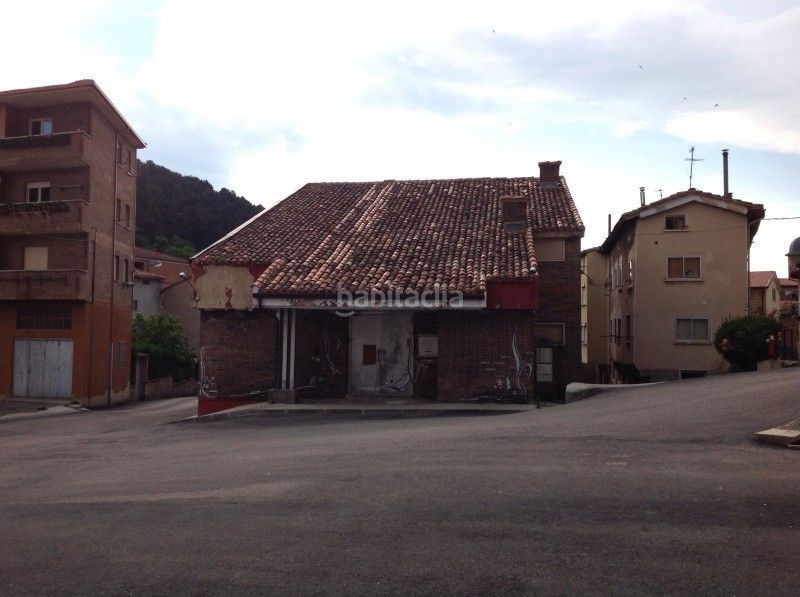Foto 9f8abe07-3709-4217-a41e-6963ccf7e1f7. Business premise with heating in Pradoluengo