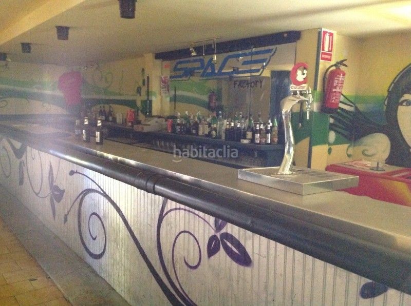 Foto a0fc2379-89d9-4616-ba77-1e4e3a157fd5. Business premise with heating in Pradoluengo