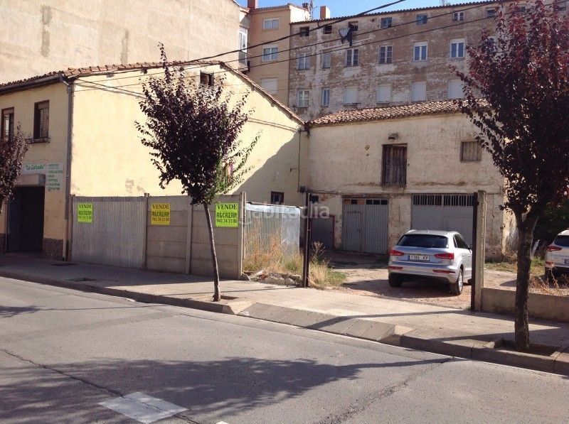 Foto 3cb01a67-a8be-4933-a293-bb0bfb1b9a5d. Terreny residencial a calle san jerónimo hermosilla 11 a Santo Domingo de la Calzada