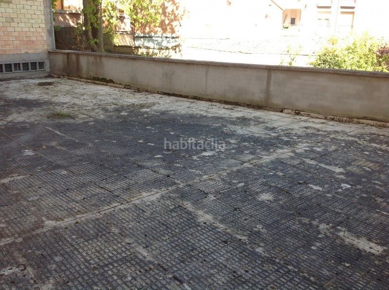 Foto c4082511-2b47-48c9-b29f-734cfbff19d0. Local commercial dans Ezcaray