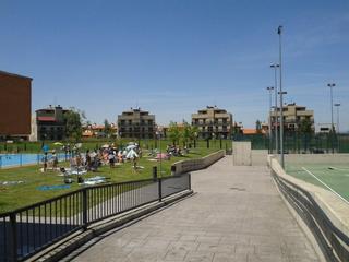 Flat in Avenida la rioja 3