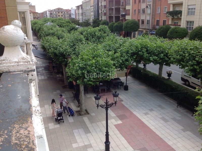 Foto 17c1d32b-f7ca-40ce-9667-00c053cba71e. Miete geschäftsraum in avenida juan carlos i 40 in Santo Domingo de la Calzada